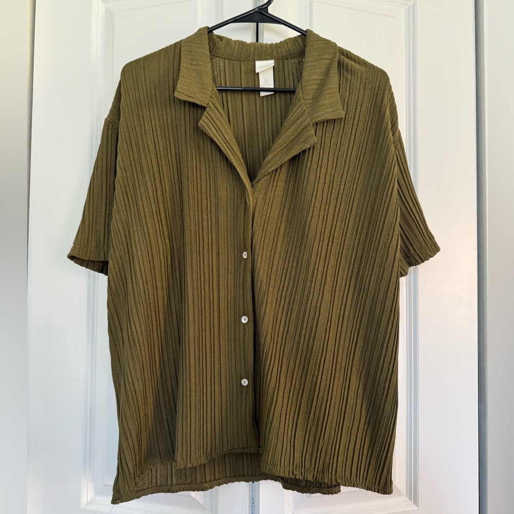 H&M Khaki Textured Top